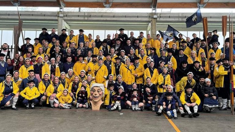 Basauri cumple con la tradición y la Eskarabillera de 2018 regresa a casa